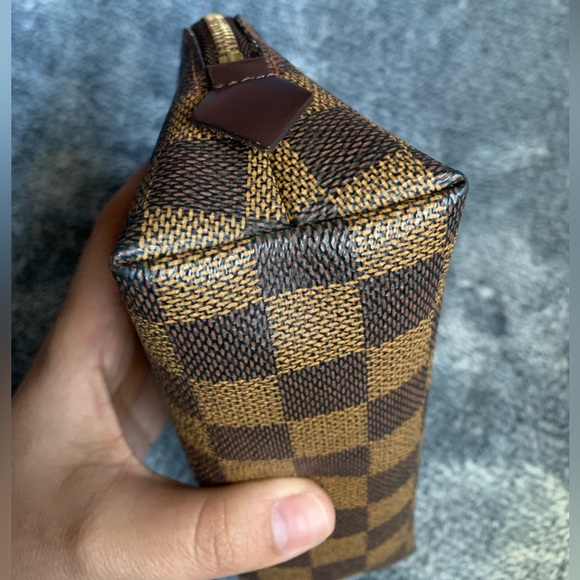 Authentic Louis Vuitton - Picture 2 of 16